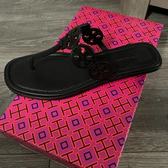 Tory Burch Tiny Miller Black Sandals.  Size 7.5 - Picture 4 of 5